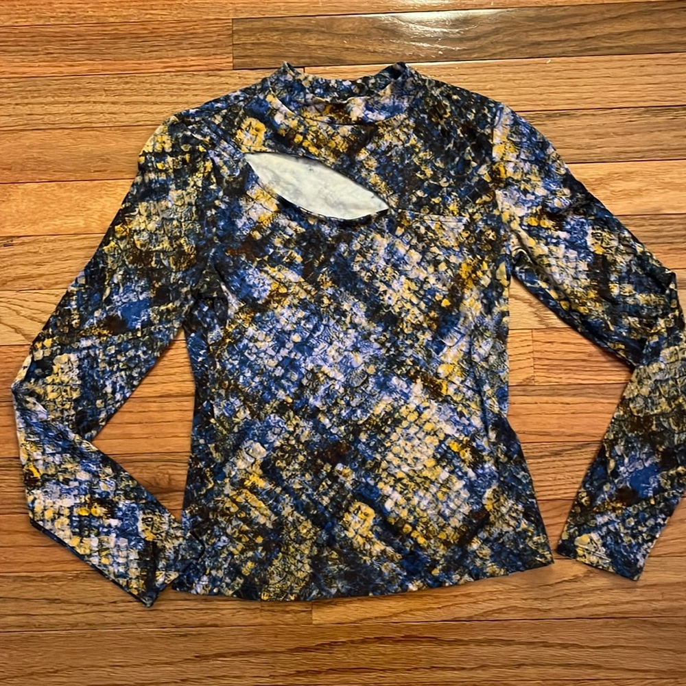 Guess top